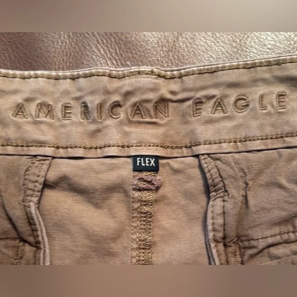 Like new-Men's American Eagle Outfitters Khaki Chinos - Picture 2 of 8